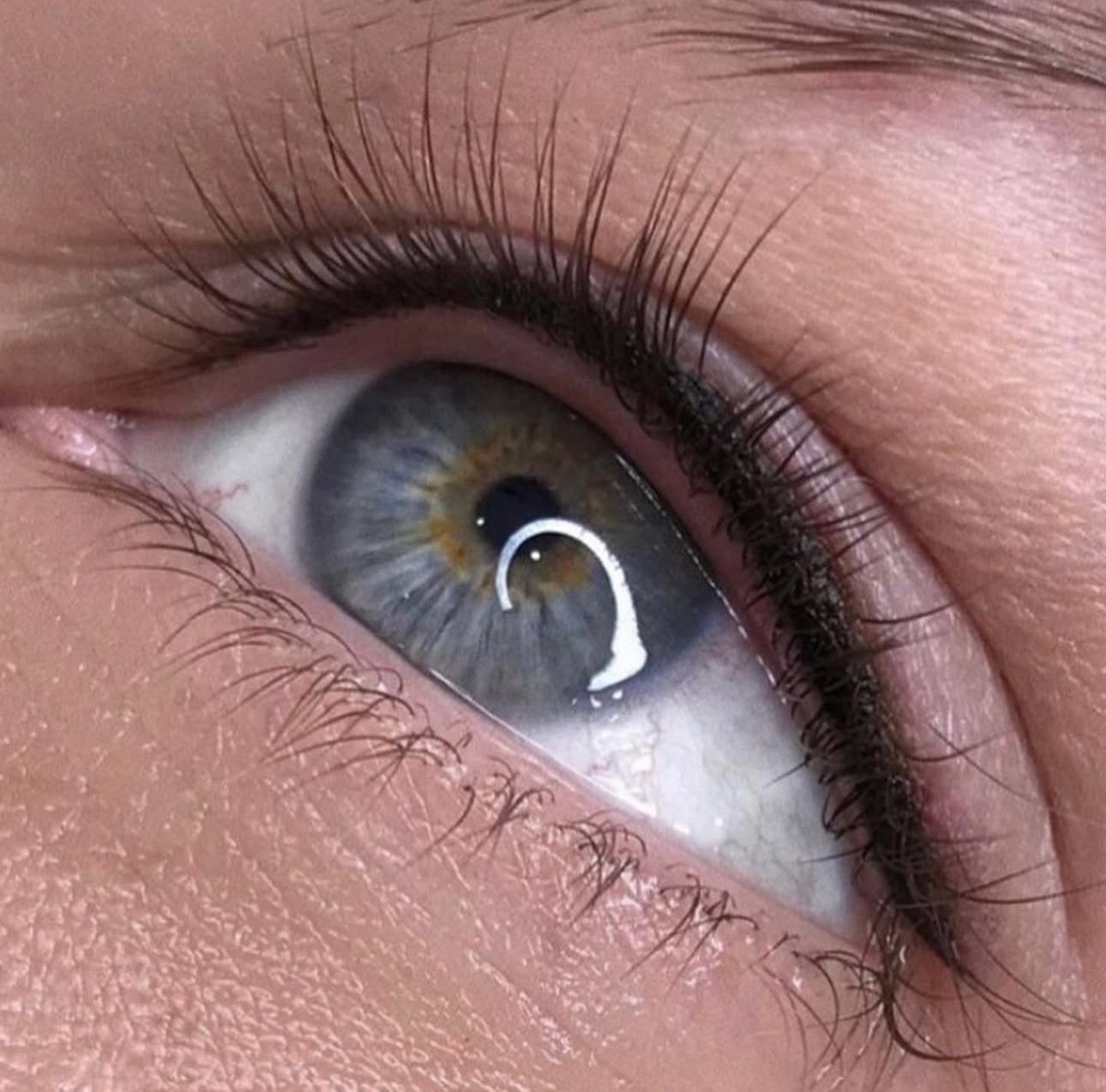 Microblading Lidstrich in der Beautypharm Cham